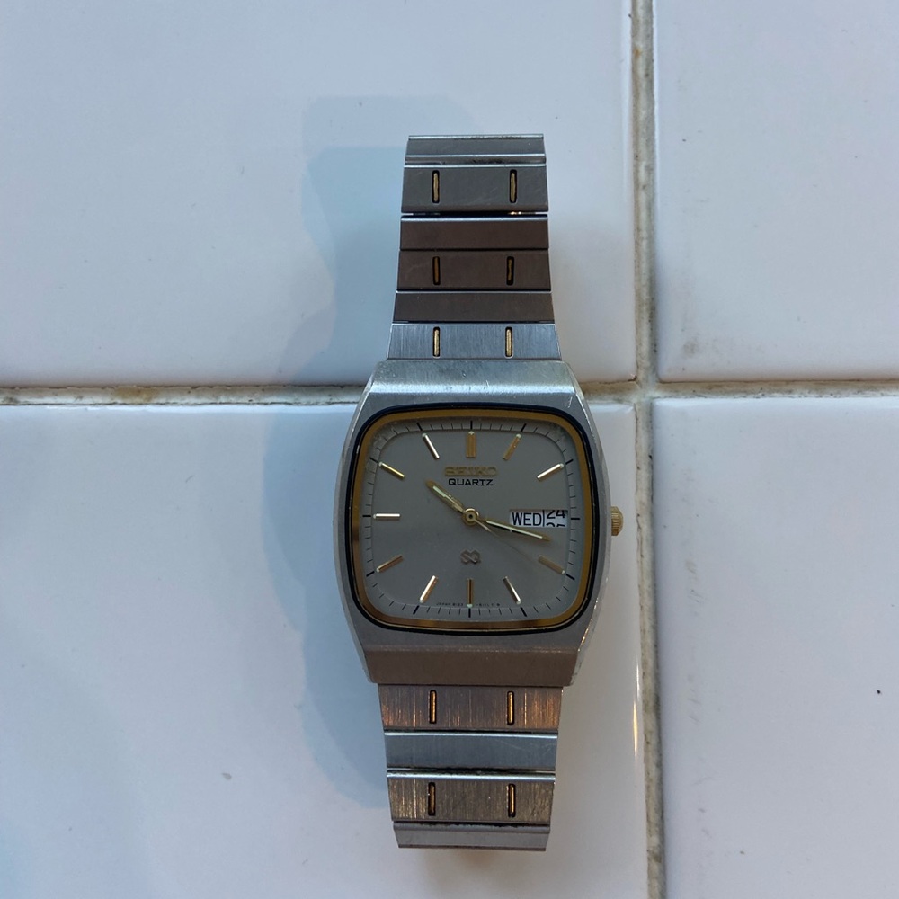 Men's Seiko Quartz Stainless Steel Watch - Silver and Gold Tones NEEDS BATTERY